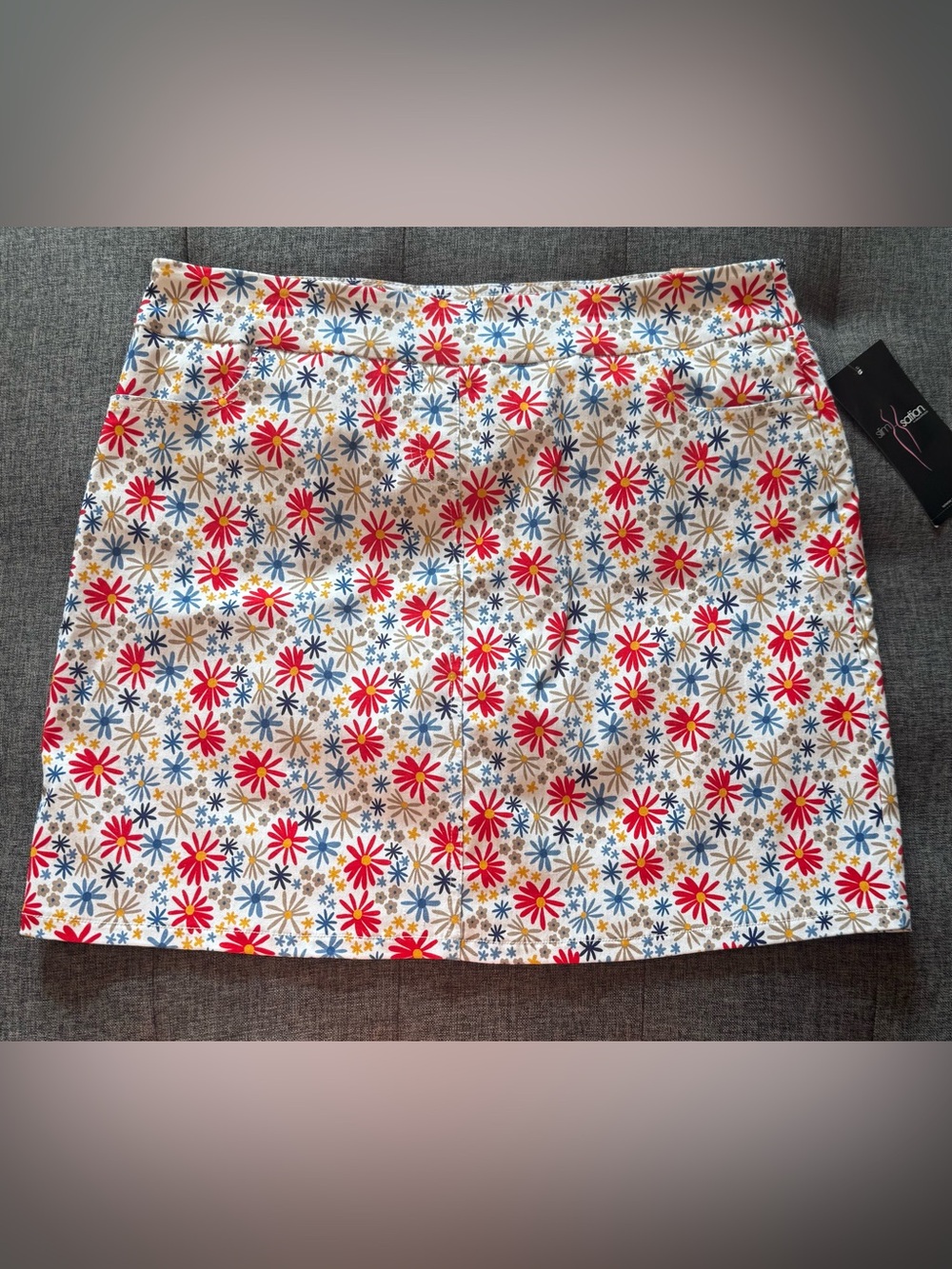 NWT MULTIPLES White Mini Skort with Red, Blue & Gold Floral Print